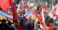 Kundgebung zum 1. Mai: Bilder vom Demozug durch Heilbronn - STIMME.de
