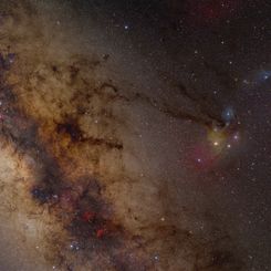 A Wide Field Image of the Galactic Center