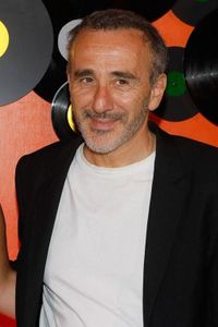 - Elie Semoun bientôt papa 29 ans après la naissance de son fils Antoine ! Son incroyable scoop dans Quotidien - Closer