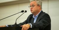 UGent-prof Carl Devos neemt juridische stappen wegens boek over grensoverschrijdend gedrag - KW.be