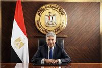 وزير السياحة يتابع حركة الزيارة لمنطقة أهرامات الجيزة بعد التشغيل التجريبي