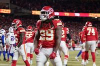 Kareem Hunt, Gardner Minshew officially sign free agent contracts with Kansas City Chiefs