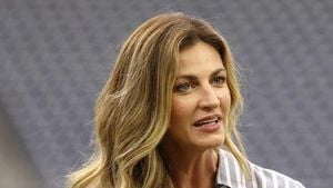 Olivia Culpo And Erin Andrews Turn Heads At 49ers Eagles Playoff Clash