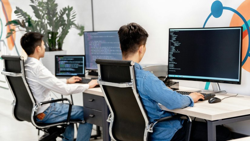 Yazılım Mühendisleri Meslek Değiştirmeye Mi İtiliyor? Programlamanın Sonunu Getiren Yapay Zeka Mı Olacak?