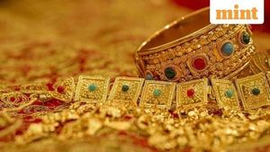 Gold And Silver Prices Swing Sharply Ahead Of Fed Decision