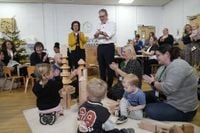 Starmer sets out plans to cut child poverty by 550,000