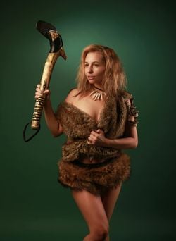 Günümüzde radikal feministlerin düşmanı olan ataerkil yapıyı kadınlar tarih boyunca vermiş olduğu kararlarla oluşturmuş olabilirler mi?
