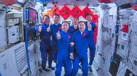 Chinese spacecraft docks with space station for mission