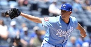 Royals Sweep White Sox With Dominant 10-0 Victory