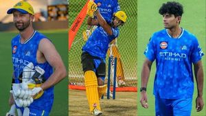 Chennai Super Kings Set To Clash With Mumbai Indians In IPL Opener