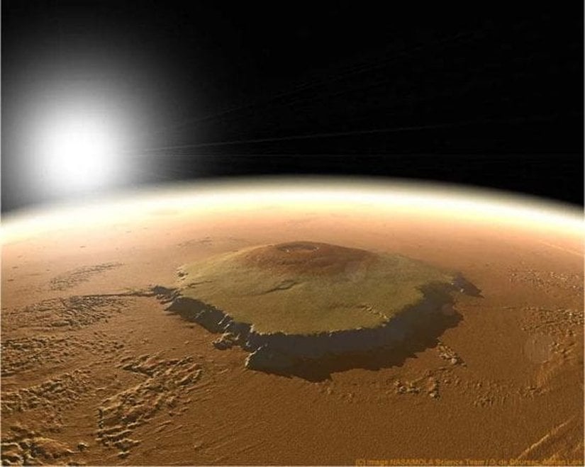 Olympus Mons'un bilgisayar tarafından oluşturulmuş g&ouml;r&uuml;nt&uuml;s&uuml;.