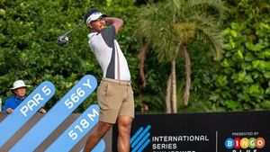 Haotong Li And Sarit Suwannarut Lead Dramatic Golf Openers