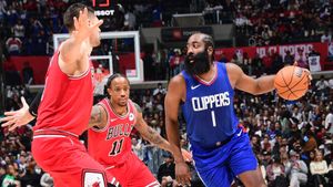 Clippers Hope To Defeat Bulls At United Center