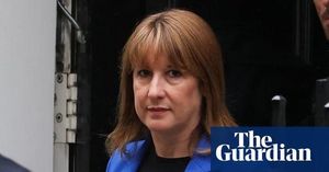 UK Borrowing Costs Soar To Highest Level Since 1998