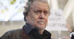 Bannon's Fraud Trial Delayed Until February 2025