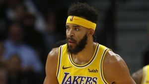 Lakers' Center Rotation Woes Cloud Championship Hopes