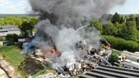 Brennende Zirkus- und Wohnwagen sorgen für Großeinsatz der Feuerwehr in Burg