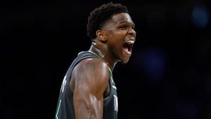 Warriors Overcome Curry Injury To Beat Timberwolves