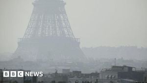 Air Pollution Crisis Hits Île-de-France Region