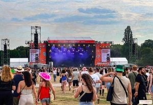 Lollapalooza Paris Pauses As Alex Warren Redefines Live Shows