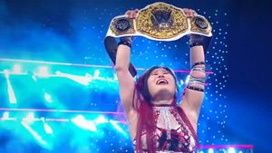 Iyo Sky Captures WWE Women's World Championship