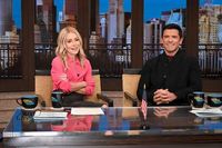 Kelly Ripa Says It’s a ‘Dealbreaker’ If Husband Mark Consuelos Needs ‘To Know Where I Am’