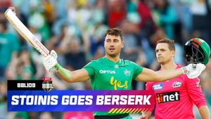 Stoinis Run-Out Sparks Controversy In BBL 2024 Opener