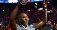 In Saudi Arabia, Dave Chappelle jokes that 'I stand with Israel' will be censorship code