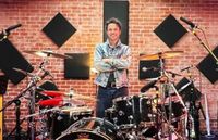 Guns N’ Roses anuncia novo baterista da banda; saiba quem é