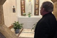 St. Thérèse’s relics begin tour of US with stop at Michigan parish named for beloved French nun