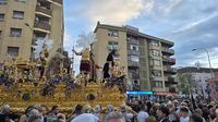 La amenaza de lluvia fuerte rompe el Lunes Santo: San Pablo, Santa Genoveva y San Gonzalo buscan refugio y La Redención aprieta el paso
