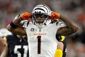 Joe Flacco Lifts Bengals Over Steelers In Dramatic Finish