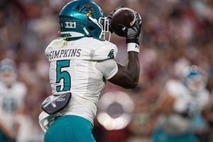 Coastal Carolina And Louisiana Tech Set For Dramatic Independence Bowl Showdown