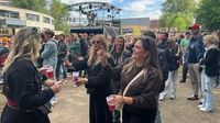 Rookbom richting Schoof • Premier teleurgesteld • Zangeres Rondé valt in de smaak