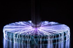 Bir evin tam elektrik ihtiyacını gidere bilmek için en az kaç Vatlık Tesla Bobini kerekli?