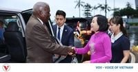 Cuban legislature leader Lazo Hernandez arrives in Hanoi for official visit