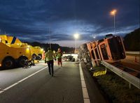A28 DICHT door gekantelde vrachtwagen: Files en flinke vertraging