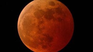 Rare Total Lunar Eclipse Captivates Skies Over Bretagne