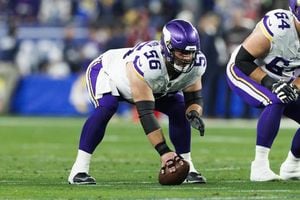 Vikings Release Center Garrett Bradbury After Six Seasons