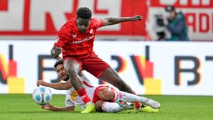 Kaiserslautern Dominates Jahn Regensburg With 3-0 Victory