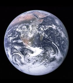 Dünya modellemelerinde neden kuzey kutbu hep yukarıda?