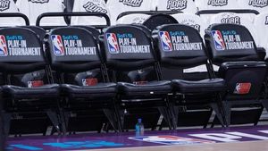 NBA Season Approaches Playoff Time Amid Intense Competition