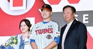 LG Twins Land Yang Woo-jin In Dramatic KBO Draft