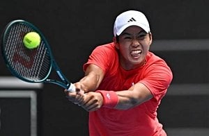 Learner Tien Dominates Medvedev As Michael Chang’s Coaching Legacy Grows