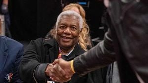 Oscar Robertson Honored For Courageous NBA Legacy