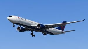 Delta Flight DL43 Returns To LAX Due To Smoke Emergency