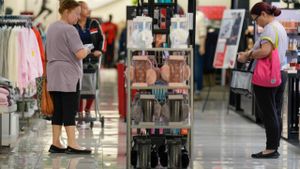 US Retail Sales Surge Signals Economic Confidence