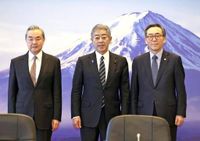 Foreign Ministers of Japan, China, South Korea Agree to Coordinate Summit Meeting; Economic Cooperation, DPRK Discussed