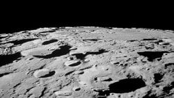 Ay’ın Karanlık Kraterlerinde Lazer Işıkları: Astronotlar İçin 