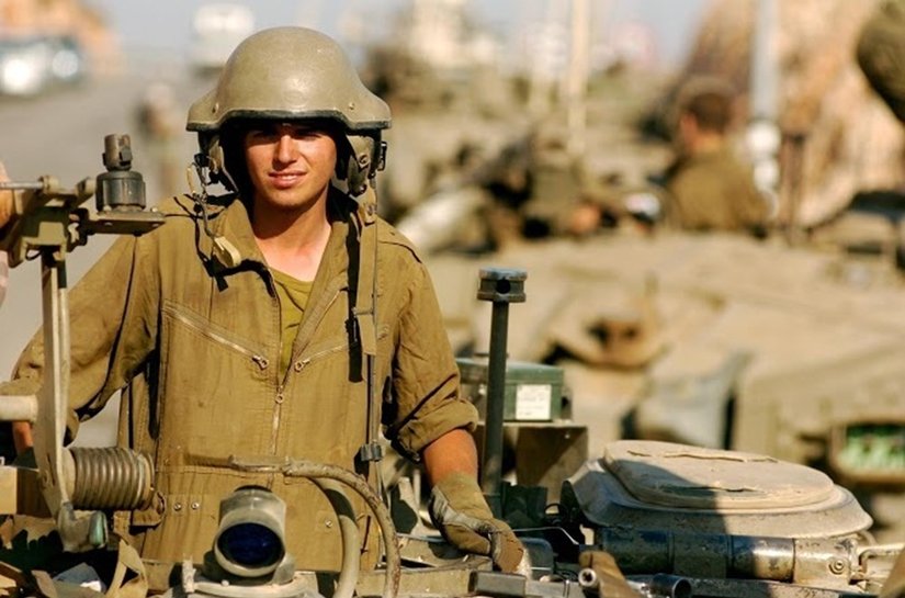 2006 Lübnan Savaşı sırasında çekilen bir İsrail askeri